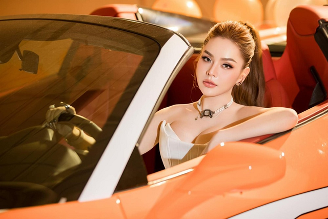 Hotgirl miền Tây chi 5 tỷ đồng mua siêu xe tự tặng sinh nhật mình - Hình 5 Hotgirl mien Tay chi 5 ty dong mua sieu xe tu tang sinh nhat minh-Hinh-5