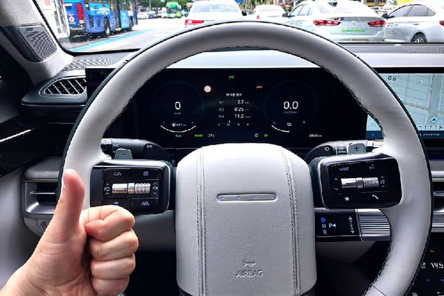 “Soi” chi tiết Hyundai SantaFe 2024 bản hybrid tiết kiệm nhiên liệu - Hình 9 “Soi” chi tiet Hyundai SantaFe 2024 ban hybrid tiet kiem nhien lieu-Hinh-9