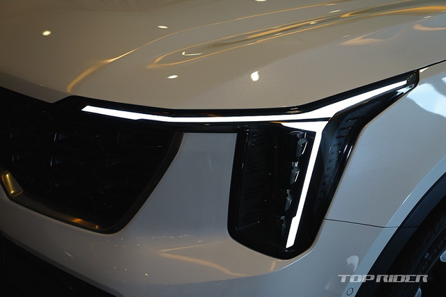 Kia Sorento 2024 đắt ngang ngửa Hyundai SantaFe mới - Hình 5 Kia Sorento 2024 dat ngang ngua Hyundai SantaFe moi-Hinh-5