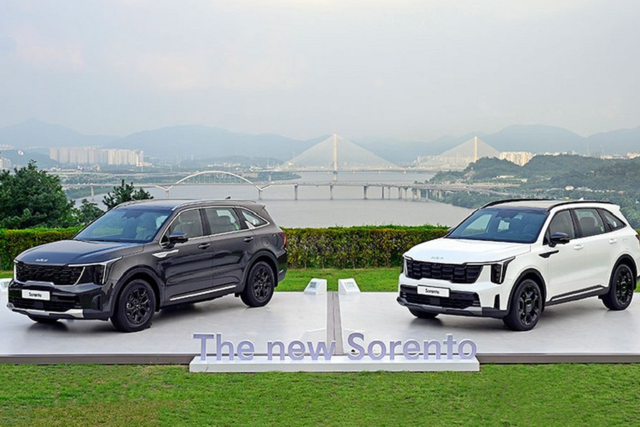 Kia Sorento 2024 đắt ngang ngửa Hyundai SantaFe mới Kia Sorento 2024 dat ngang ngua Hyundai SantaFe moi