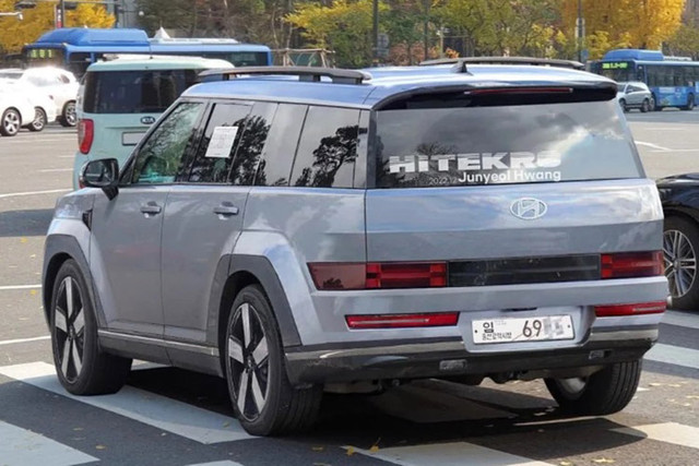 Tận thấy Hyundai SantaFe 2024 'bằng xương, bằng thịt' - Hình 8 Tan thay Hyundai SantaFe 2024 'bang xuong, bang thit'-Hinh-8