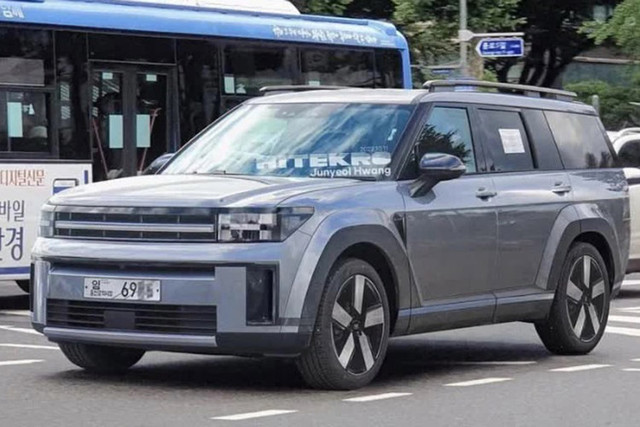 Tận thấy Hyundai SantaFe 2024 'bằng xương, bằng thịt' - Hình 9 Tan thay Hyundai SantaFe 2024 'bang xuong, bang thit'-Hinh-9