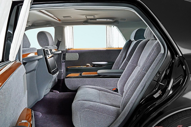 Toyota Century có phiên bản SUV hạng sang ra mắt trong năm 2023? - Hình 5 Toyota Century co phien ban SUV hang sang ra mat trong nam 2023?-Hinh-5