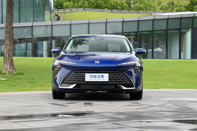 Buick LaCrosse 2024 từ 611 triệu đồng "độc quyền" cho Trung Quốc Buick LaCrosse 2024 tu 611 trieu dong