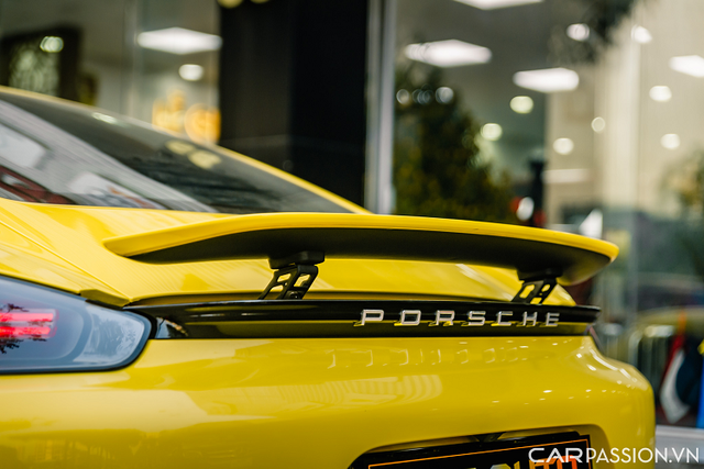 Porsche 718 Cayman chạy 3 năm được rao bán gần 5 tỷ ở Hà Nội - Hình 8 Porsche 718 Cayman chay 3 nam duoc rao ban gan 5 ty o Ha Noi-Hinh-8
