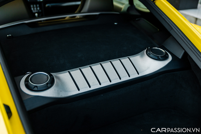 Porsche 718 Cayman chạy 3 năm được rao bán gần 5 tỷ ở Hà Nội - Hình 15 Porsche 718 Cayman chay 3 nam duoc rao ban gan 5 ty o Ha Noi-Hinh-15