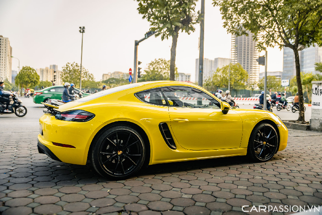 Porsche 718 Cayman chạy 3 năm được rao bán gần 5 tỷ ở Hà Nội - Hình 5 Porsche 718 Cayman chay 3 nam duoc rao ban gan 5 ty o Ha Noi-Hinh-5