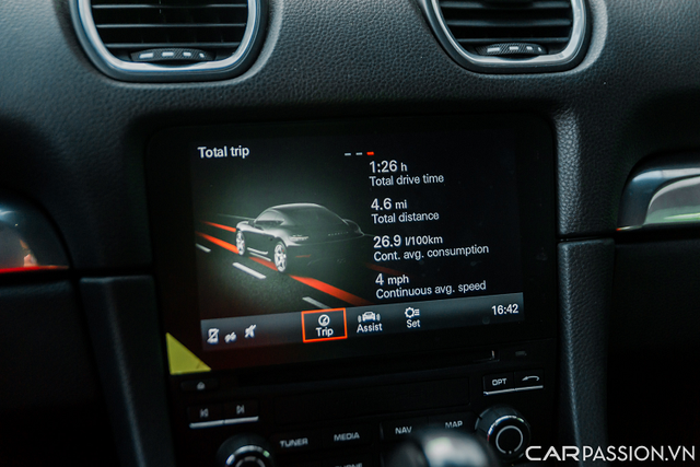Porsche 718 Cayman chạy 3 năm được rao bán gần 5 tỷ ở Hà Nội - Hình 14 Porsche 718 Cayman chay 3 nam duoc rao ban gan 5 ty o Ha Noi-Hinh-14
