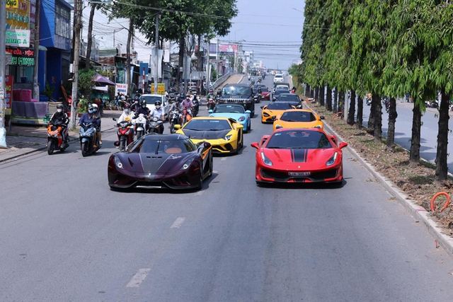Đại gia Hoàng Kim Khánh mang dàn siêu xe trăm tỷ dạo phố - Hình 3 Dai gia Hoang Kim Khanh mang dan sieu xe tram ty dao pho-Hinh-3