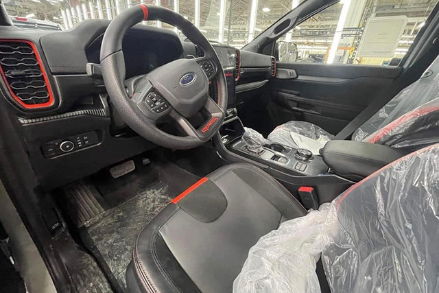 Ford Ranger Raptor 2023 hơn 1,3 tỷ sẽ đến tay khách Việt vào tháng 4 tới - Hình 8 Ford Ranger Raptor 2023 hon 1,3 ty se den tay khach Viet vao thang 4 toi-Hinh-8