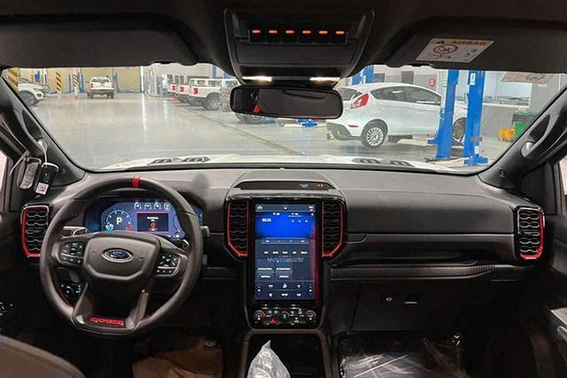 Ford Ranger Raptor 2023 hơn 1,3 tỷ sẽ đến tay khách Việt vào tháng 4 tới - Hình 7 Ford Ranger Raptor 2023 hon 1,3 ty se den tay khach Viet vao thang 4 toi-Hinh-7