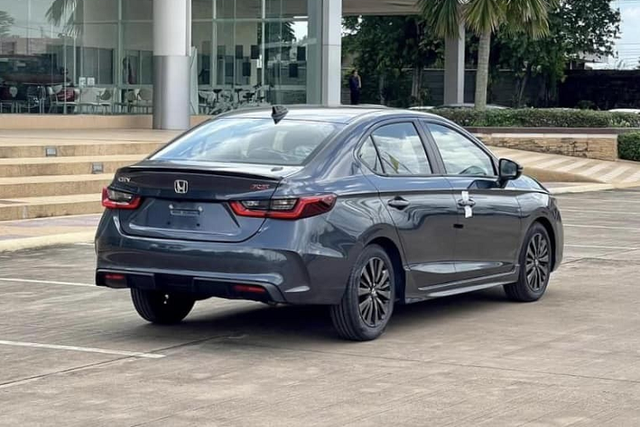 Cận cảnh Honda City RS 2023 tại Thái Lan - Hình 8 Can canh Honda City RS 2023 tai Thai Lan-Hinh-8