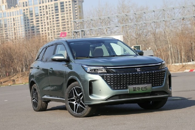 Landian E5 2023 của Trung Quốc từ 478 triệu đồng có gì đặc biệt? - Hình 6 Landian E5 2023 cua Trung Quoc tu 478 trieu dong co gi dac biet?-Hinh-6
