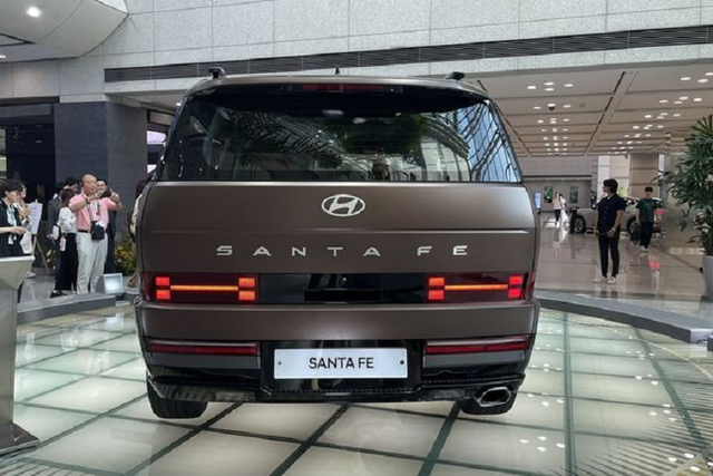 Cận cảnh Hyundai SantaFe 2024 vừa ra mắt - Hình 5 Can canh Hyundai SantaFe 2024 vua ra mat-Hinh-5