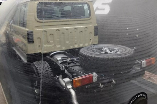 Toyota Land Cruiser 70th Anniversary được rao bán hơn 2,1 tỷ đồng - Hình 4 Toyota Land Cruiser 70th Anniversary duoc rao ban hon 2,1 ty dong-Hinh-4