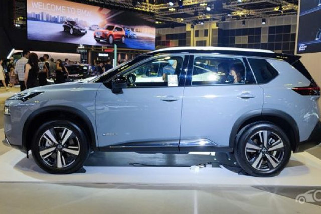 Cận cảnh Nissan X-Trail 2023 'chào hàng' ở Singapore - Hình 3 Can canh Nissan X-Trail 2023 'chao hang' o Singapore-Hinh-3