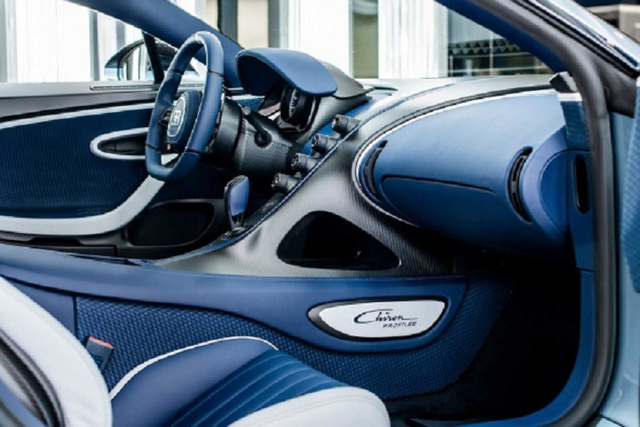 Cận cảnh siêu xe Bugatti Chiron Profilee có giá hơn 300 tỷ đồng - Hình 8 Can canh sieu xe Bugatti Chiron Profilee co gia hon 300 ty dong-Hinh-8