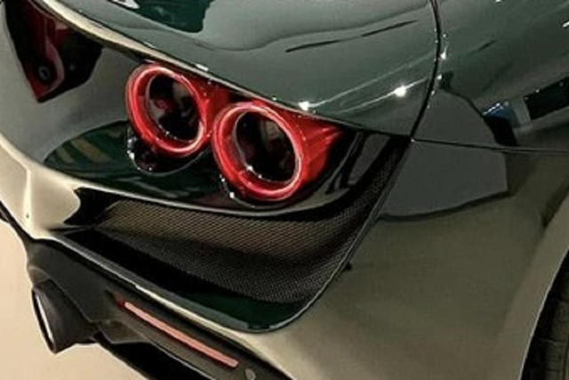 Cận cảnh Ferrari F8 Spider hơn 23 tỷ của đại gia Việt - Hình 3 Can canh Ferrari F8 Spider hon 23 ty cua dai gia Viet-Hinh-3