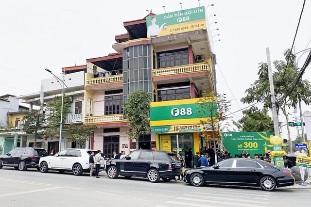 Dàn siêu xe trăm tỷ của ông chủ chuỗi cầm đồ F88 Dan sieu xe tram ty cua ong chu chuoi cam do F88