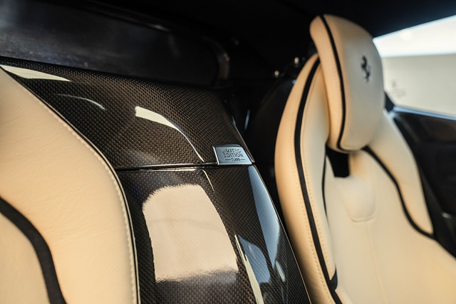 Siêu xe hàng hiếm Ferrari LaFerrari độc nhất thế giới lên sàn đấu giá - Hình 14 Sieu xe hang hiem Ferrari LaFerrari doc nhat the gioi len san dau gia-Hinh-14