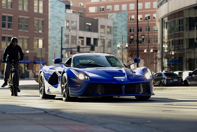 Siêu xe hàng hiếm Ferrari LaFerrari độc nhất thế giới lên sàn đấu giá - Hình 12 Sieu xe hang hiem Ferrari LaFerrari doc nhat the gioi len san dau gia-Hinh-12