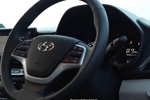 Xem Hyundai Accent 2023 chuẩn bị ra mắt khách hàng - Hình 4 Xem Hyundai Accent 2023 chuan bi ra mat khach hang-Hinh-4