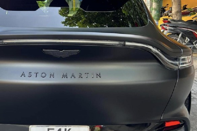 Đại gia Đặng Lê Nguyên Vũ khai xuân bằng Aston Martin DBX 707 giá 21,7 tỷ - Hình 11 Dai gia Dang Le Nguyen Vu khai xuan bang Aston Martin DBX 707 gia 21,7 ty-Hinh-11