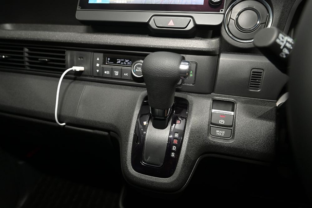 Xe hộp diêm Honda N-Box 2024 giá rẻ chưa mở bán đã cháy hàng - Hình 11 Xe hop diem Honda N-Box 2024 gia re chua mo ban da chay hang-Hinh-11