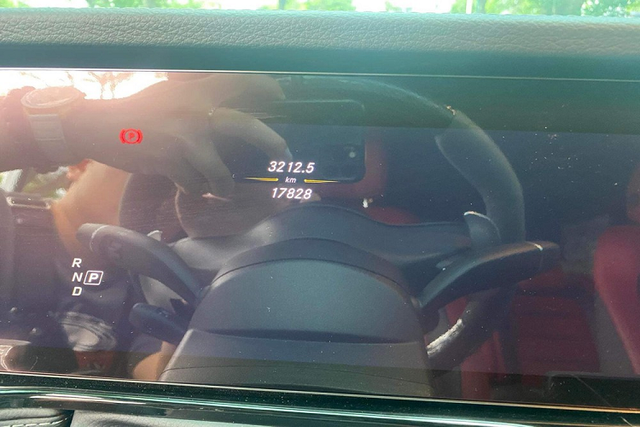 Ai mua chiếc Mercedes-AMG G63 hơn 12 tỷ đồng của Hiền Hồ? - Hình 8 Ai mua chiec Mercedes-AMG G63 hon 12 ty dong cua Hien Ho?-Hinh-8