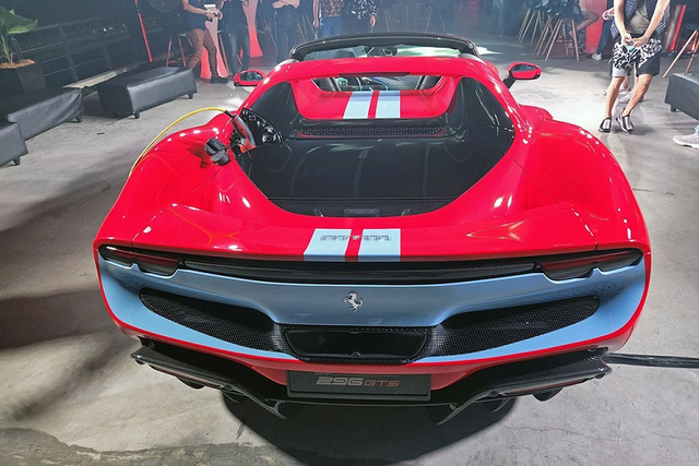 Ra mắt siêu xe Ferrari 296 GTS từ 23 tỷ cho các đại gia Việt Nam - Hình 10 Ra mat sieu xe Ferrari 296 GTS tu 23 ty cho cac dai gia Viet Nam-Hinh-10