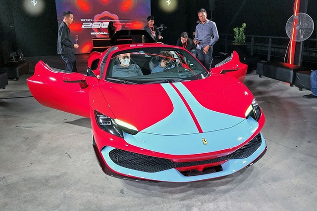 Ra mắt siêu xe Ferrari 296 GTS từ 23 tỷ cho các đại gia Việt Nam Ra mat sieu xe Ferrari 296 GTS tu 23 ty cho cac dai gia Viet Nam