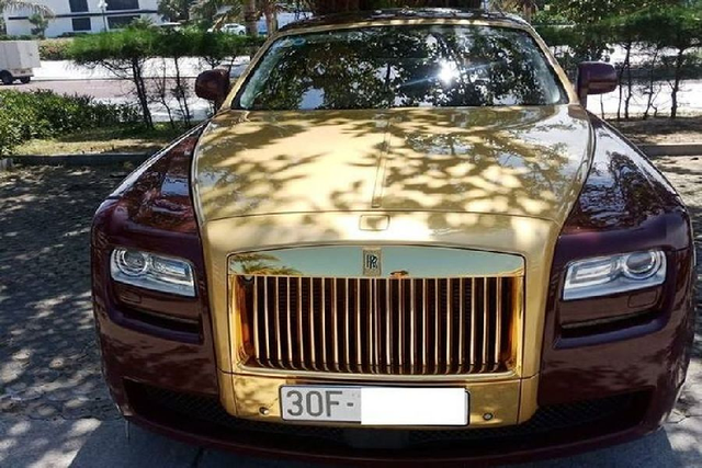 Rolls-Royce Ghost mạ vàng của ông Trịnh Văn Quyết đã có đại gia mua - Hình 2 Rolls-Royce Ghost ma vang cua ong Trinh Van Quyet da co dai gia mua-Hinh-2