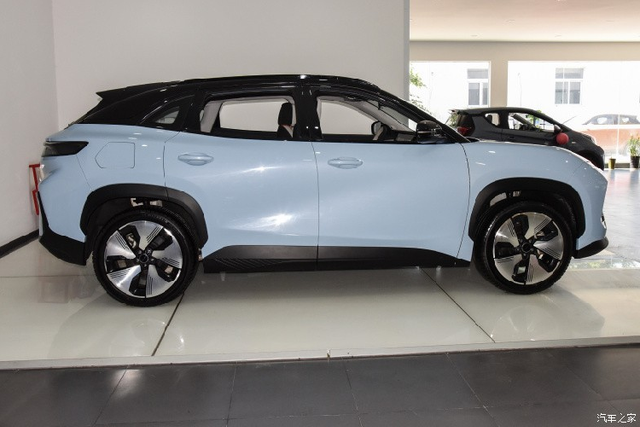 Chery eQ7 - SUV điện Trung Quốc chỉ từ 419 triệu đồng - Hình 4 Chery eQ7 - SUV dien Trung Quoc chi tu 419 trieu dong-Hinh-4