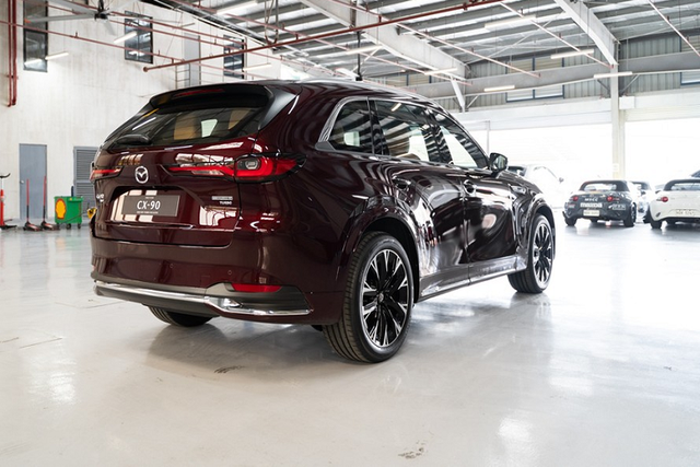 Mazda CX-90 giá rẻ như Hyundai Palisade ở Việt Nam - Hình 6 Mazda CX-90 gia re nhu Hyundai Palisade o Viet Nam-Hinh-6