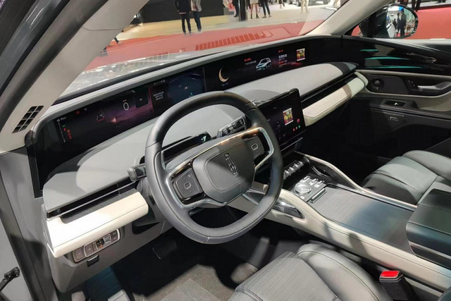 "Soi" crossover hạng sang Lincoln Nautilus 2023 mới, từ 1,1 tỷ đồng - Hình 3 Khách hàng Trung Quốc sẽ có cơ hội chọn 1 trong 3 phiên bản của xe Lincoln Nautilus thế hệ mới vừa ra mắt, với giá từ 328.800 nhân dân tệđến 378.800 nhân dân tệ, tương đương 1,1 tỷ đồng đến 1,27 tỷ đồng.