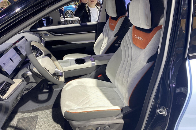 SUV chạy điện Chery eQ7 2023 chưa đến 700 triệu đồng - Hình 11 SUV chay dien Chery eQ7 2023 chua den 700 trieu dong-Hinh-11