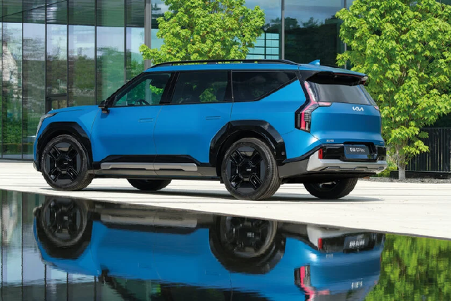 Kia EV9 thêm bản GT-Line từ 1,27 tỷ đồng, "đối thủ" của VinFast VF9 - Hình 9 Kia EV9 them ban GT-Line tu 1,27 ty dong,