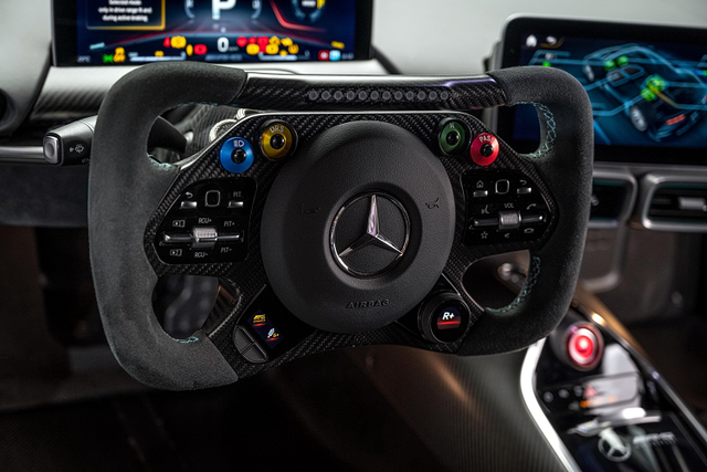 Cận cảnh Mercedes-AMG ONE hơn 66 tỷ - Hình 4 Can canh Mercedes-AMG ONE hon 66 ty-Hinh-4