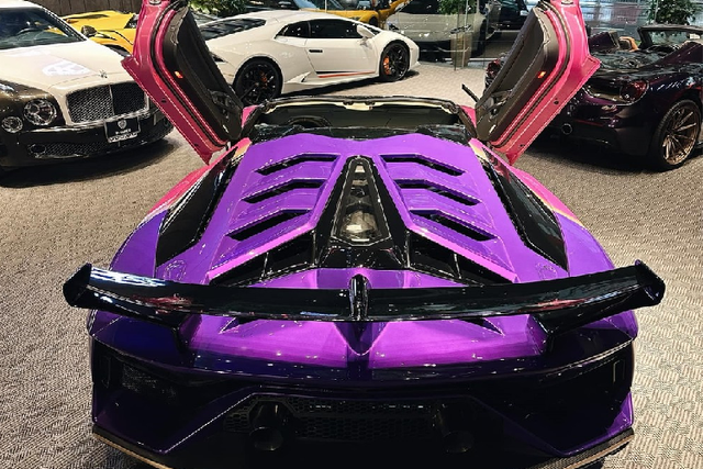 Lamborghini Aventador Roadster hơn 42 tỷ của Phan Công Khanh - Hình 8 Lamborghini Aventador Roadster hon 42 ty cua Phan Cong Khanh-Hinh-8