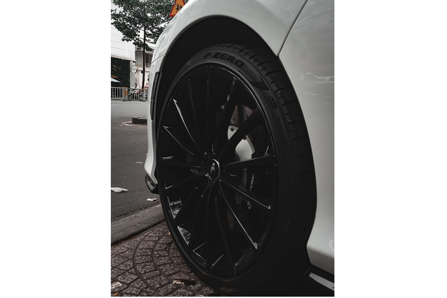 Đi xem McLaren GT hơn 20 tỷ đồng của thiếu gia 9X miền Tây - Hình 9 Di xem McLaren GT hon 20 ty dong cua thieu gia 9X mien Tay-Hinh-9