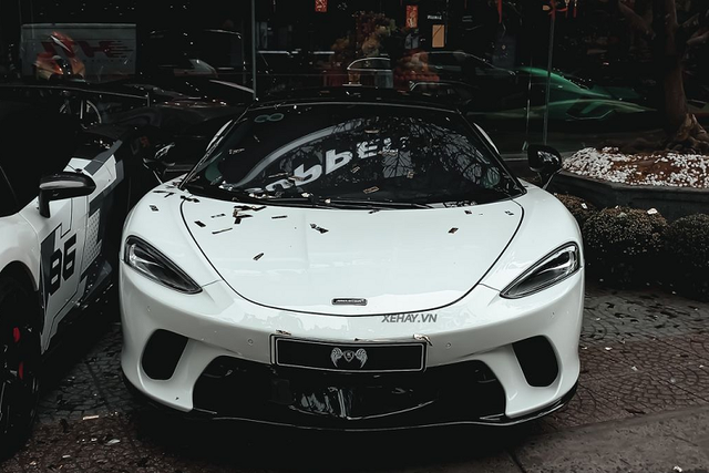 Đi xem McLaren GT hơn 20 tỷ đồng của thiếu gia 9X miền Tây - Hình 2 Di xem McLaren GT hon 20 ty dong cua thieu gia 9X mien Tay-Hinh-2