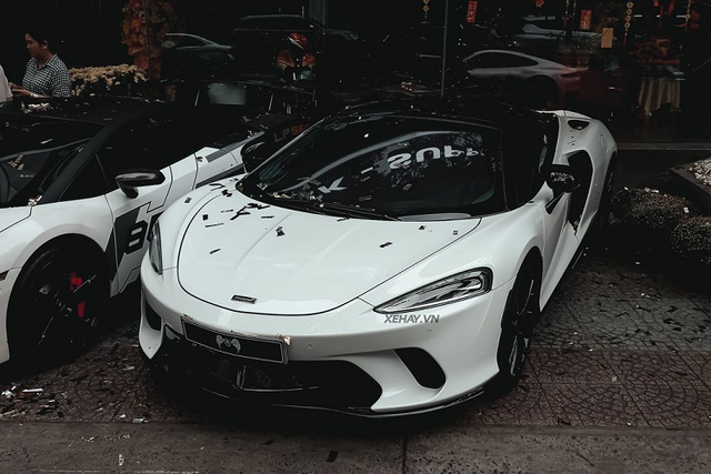 Đi xem McLaren GT hơn 20 tỷ đồng của thiếu gia 9X miền Tây Di xem McLaren GT hon 20 ty dong cua thieu gia 9X mien Tay