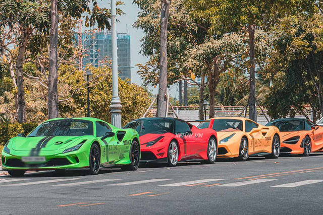 'Hoa mắt' với dàn siêu xe trăm tỷ xếp hàng trên phố Sài Gòn 'Hoa mat' voi dan sieu xe tram ty xep hang tren pho Sai Gon