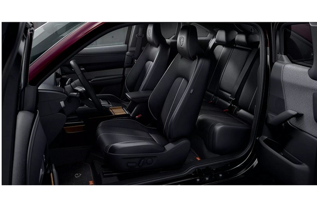 Mazda MX-30 e-Skyactiv R-EV 2023 ra mắt giá từ 917 triệu đồng - Hình 7 Mazda MX-30 e-Skyactiv R-EV 2023 ra mat gia tu 917 trieu dong-Hinh-7