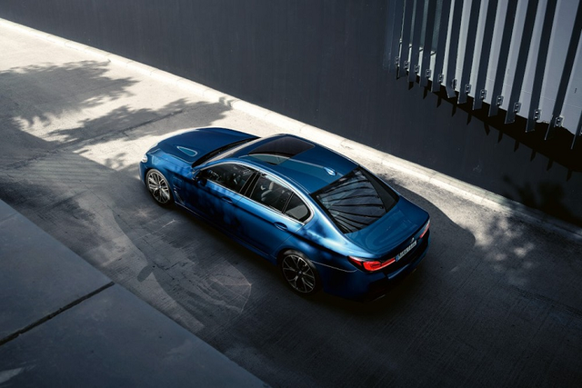 BMW 5-Series lắp ráp Việt Nam rẻ hơn xe nhập 360 triệu đồng - Hình 2 BMW 5-Series lap rap Viet Nam re hon xe nhap 360 trieu dong-Hinh-2