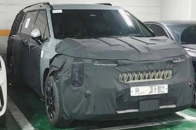 Lộ rõ thiết kế Kia Carnival 2024, đèn pha như SUV thuần điện EV9 - Hình 9 Lo ro thiet ke Kia Carnival 2024, den pha nhu SUV thuan dien EV9-Hinh-9