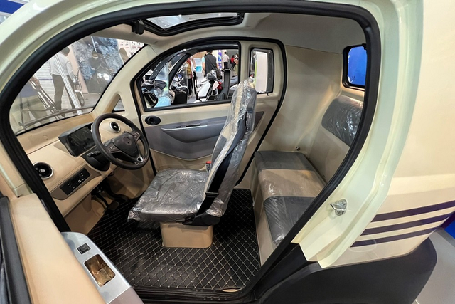 Cận cảnh ôtô điện Trung Quốc giá 100 triệu đồng tại Việt Nam - Hình 6 Can canh oto dien Trung Quoc gia 100 trieu dong tai Viet Nam-Hinh-6