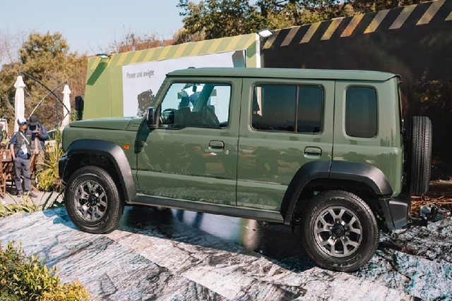 Chi tiết Suzuki Jimny 5 cửa nâng cấp xịn sò Chi tiet Suzuki Jimny 5 cua nang cap xin so