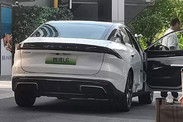 Geely Galaxy L6 chi tu 326 trieu dong-Hinh-5