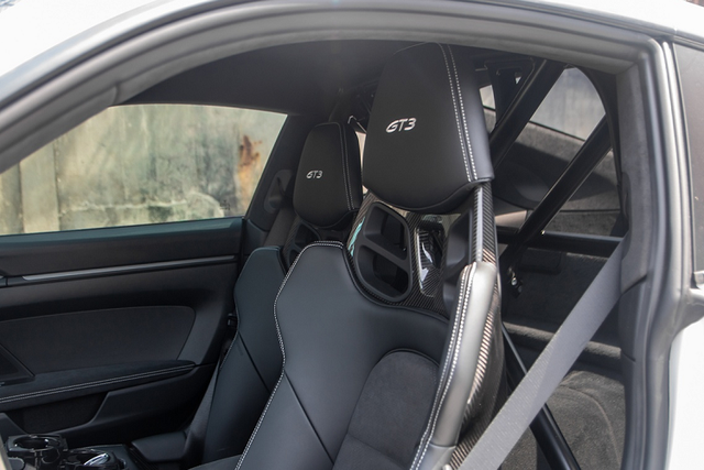 Cận cảnh Porsche 911 GT3 2022 hơn 16 tỷ của đại gia Đặng Lê Nguyên Vũ - Hình 5 Can canh Porsche 911 GT3 2022 hon 16 ty cua dai gia Dang Le Nguyen Vu-Hinh-5